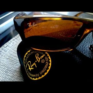 Authentic women’s Ray-Ban sunglasses.
